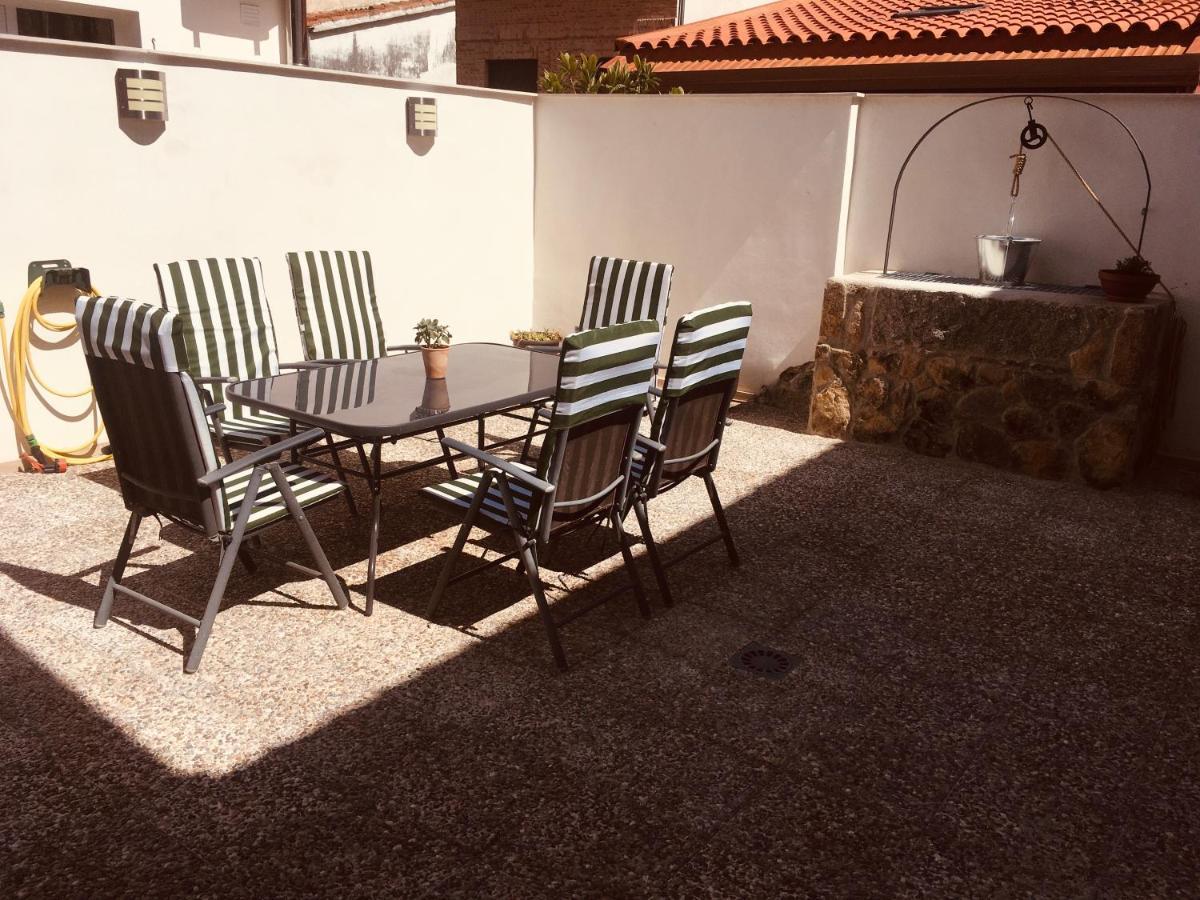 Acogedora Casa Con Patio En El Tiemblo公寓 外观 照片