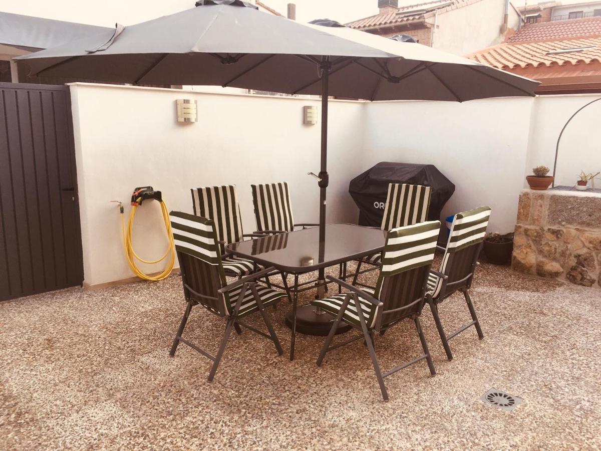 Acogedora Casa Con Patio En El Tiemblo公寓 外观 照片